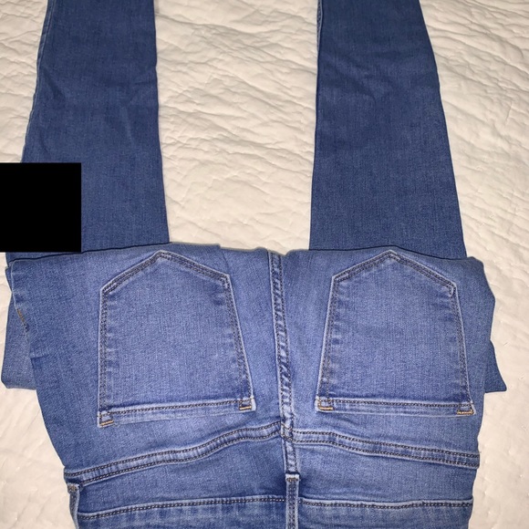 Old navy jeans - Picture 2 of 3